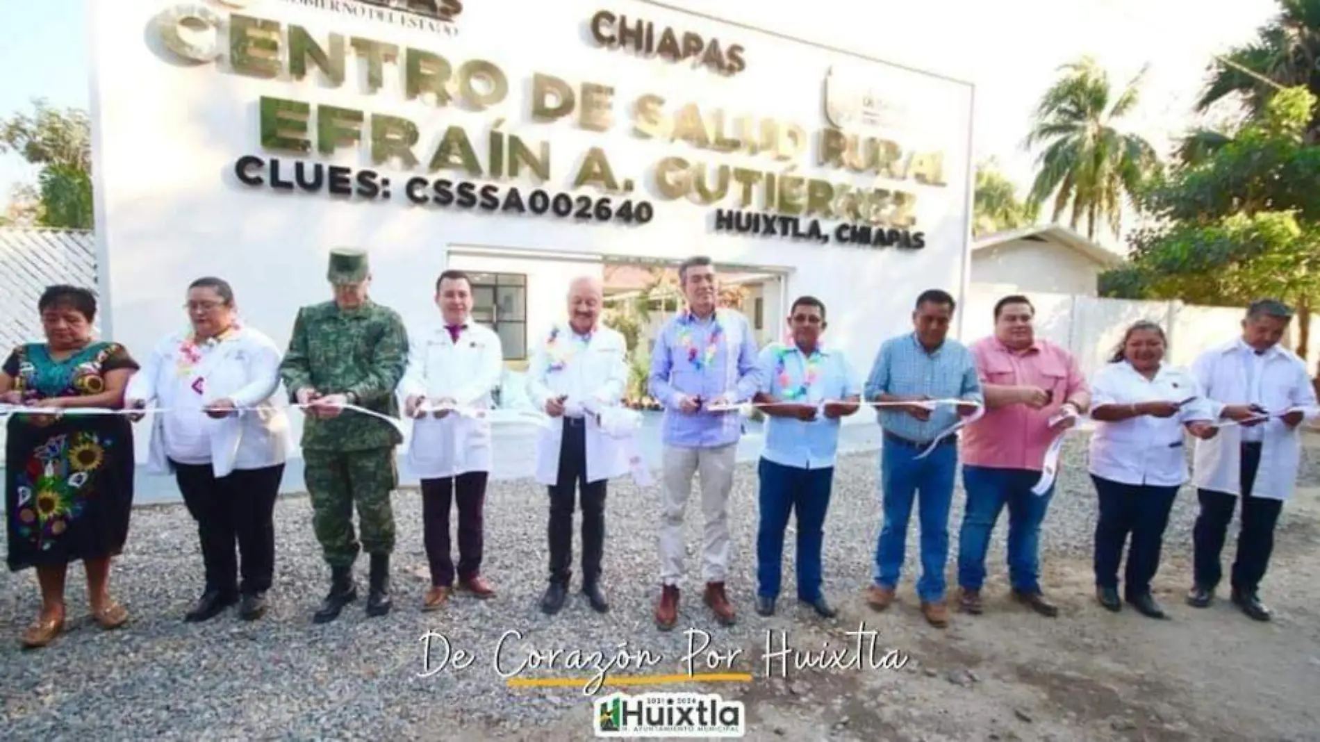 rutilio escandon inaugurando clinica